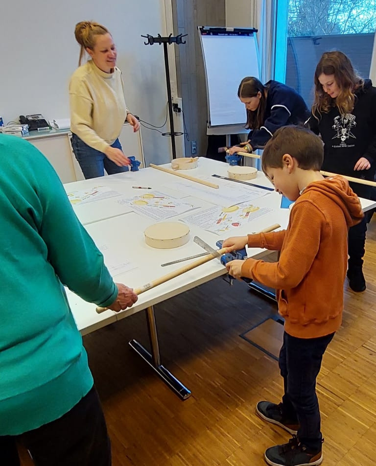 Workshop "Een eigen banjo bouwen, samen met je (klein)kinderen". - Foto
