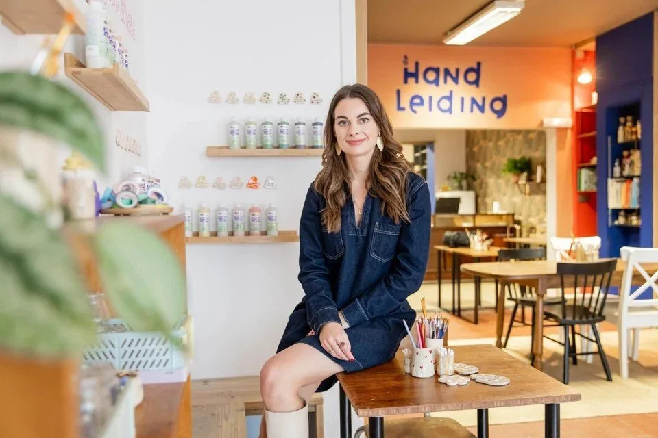 Pottery Painting & Sip - Workshop Hero Community Event - XMAS editie 🎄 - Foto