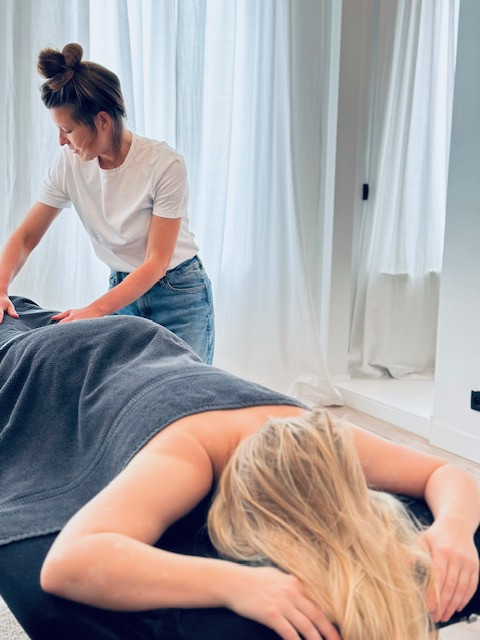 MASSAGE WORKSHOP - Relax & Connect - - Foto