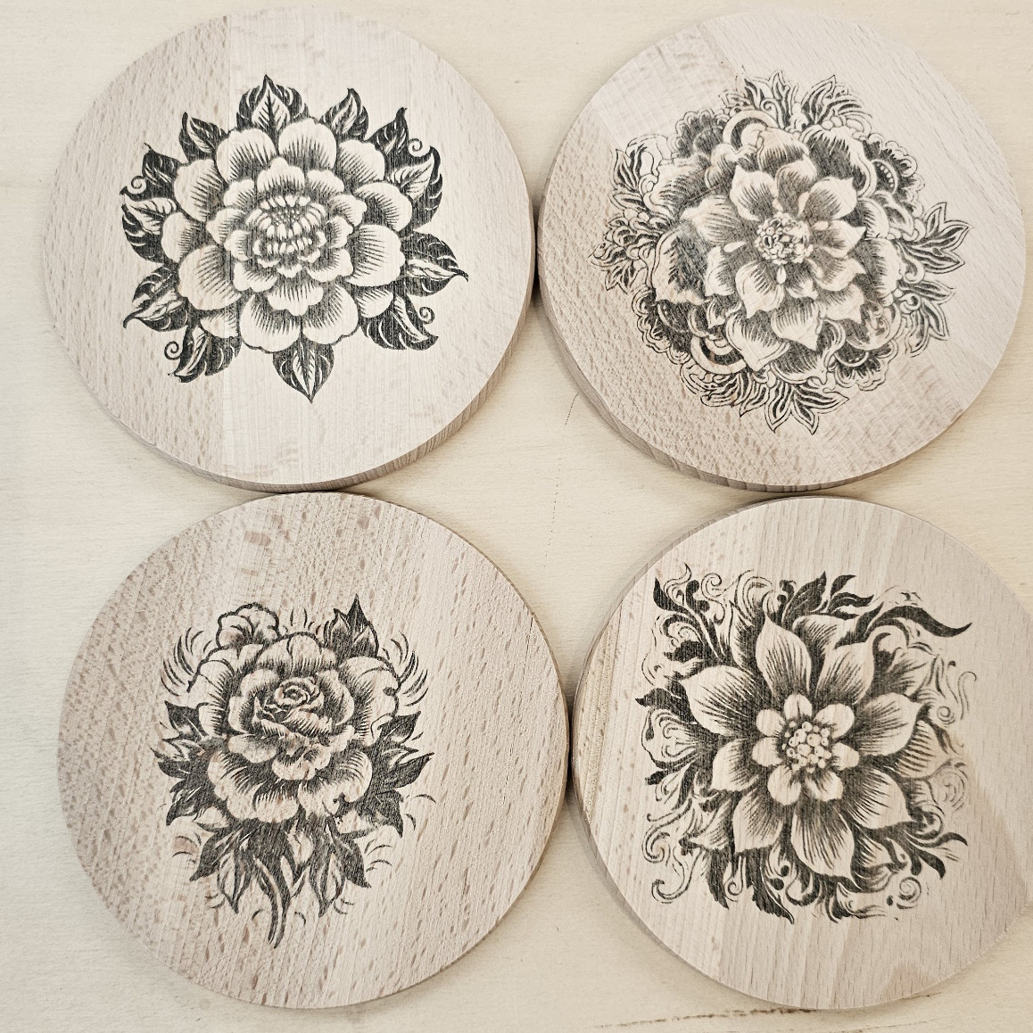 Teksten en foto's printen op hout en stof - Foto