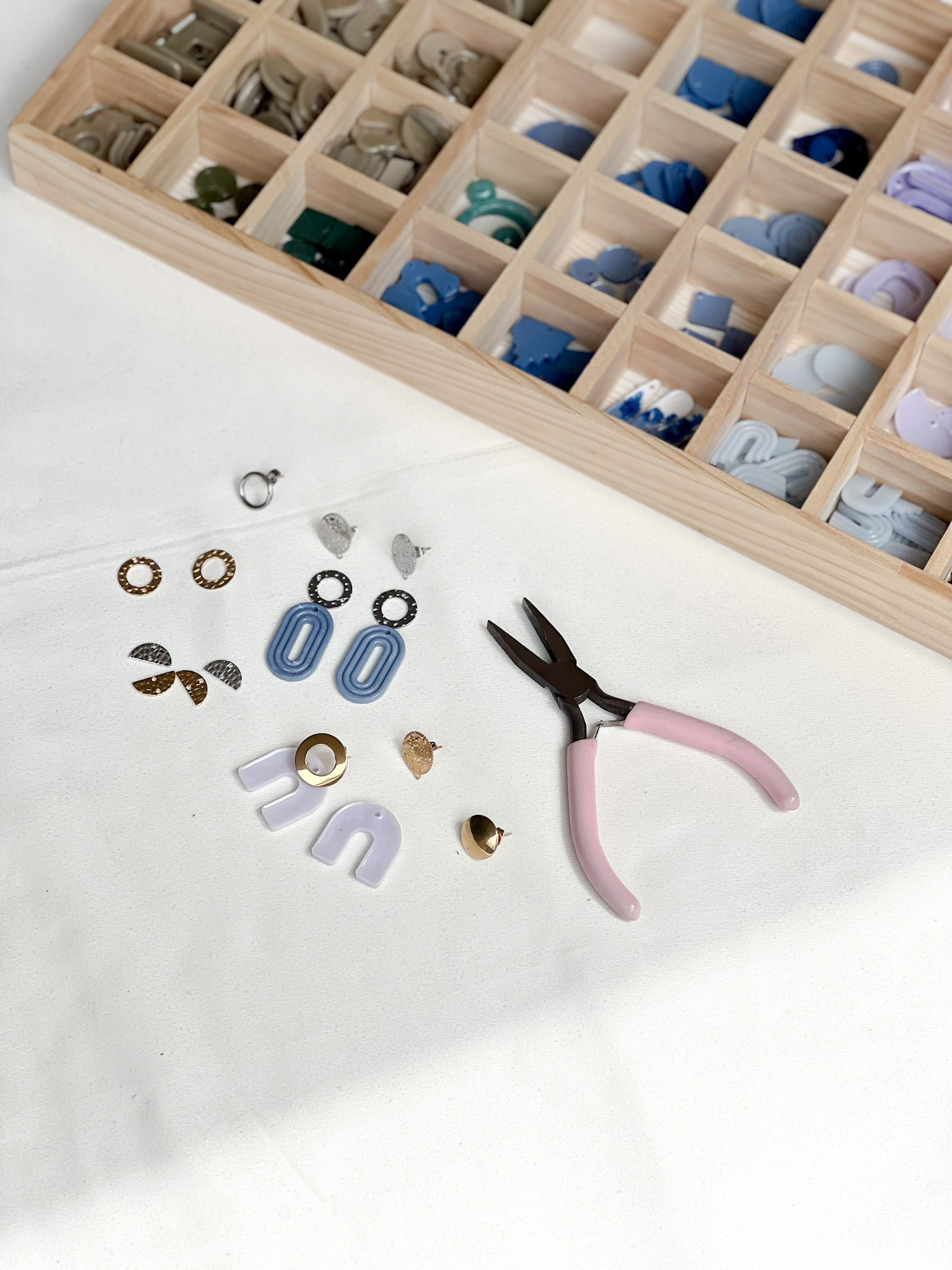 Unieke Resin art oorbellen maken - Foto