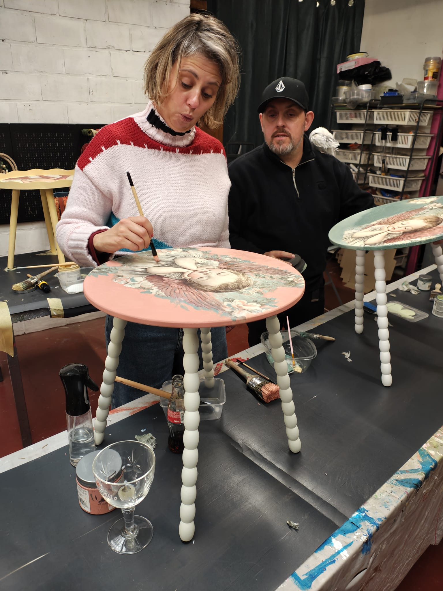 Workshop bijzettafeltje schilderen met krijtverf in kerst thema - Foto