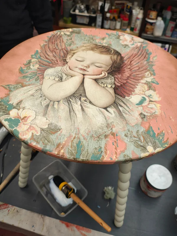 Workshop bijzettafeltje schilderen met krijtverf in kerst thema - Foto