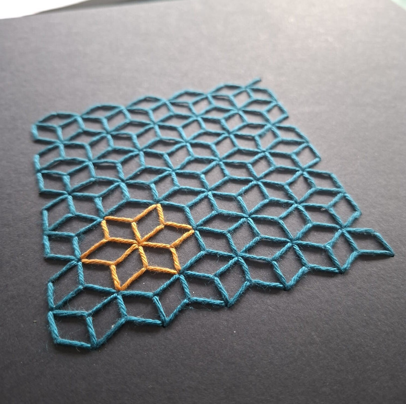 BORDUREN OP KARTON - Foto