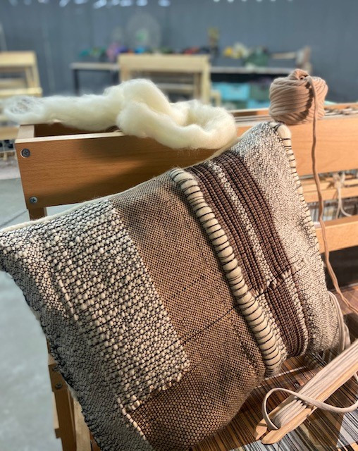 Ochtendworkshop vrij weven – Kom tot rust met kleur, draad en textuur - Foto