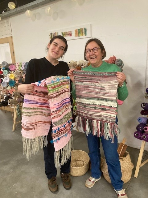 Vrij Weven: Jouw creatieve escape   Experimenteren, ontspannen & iets unieks creëren. 🌿 - Foto