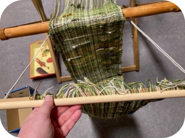 Vrij Weven: Jouw creatieve escape   Experimenteren, ontspannen & iets unieks creëren. 🌿 - Foto