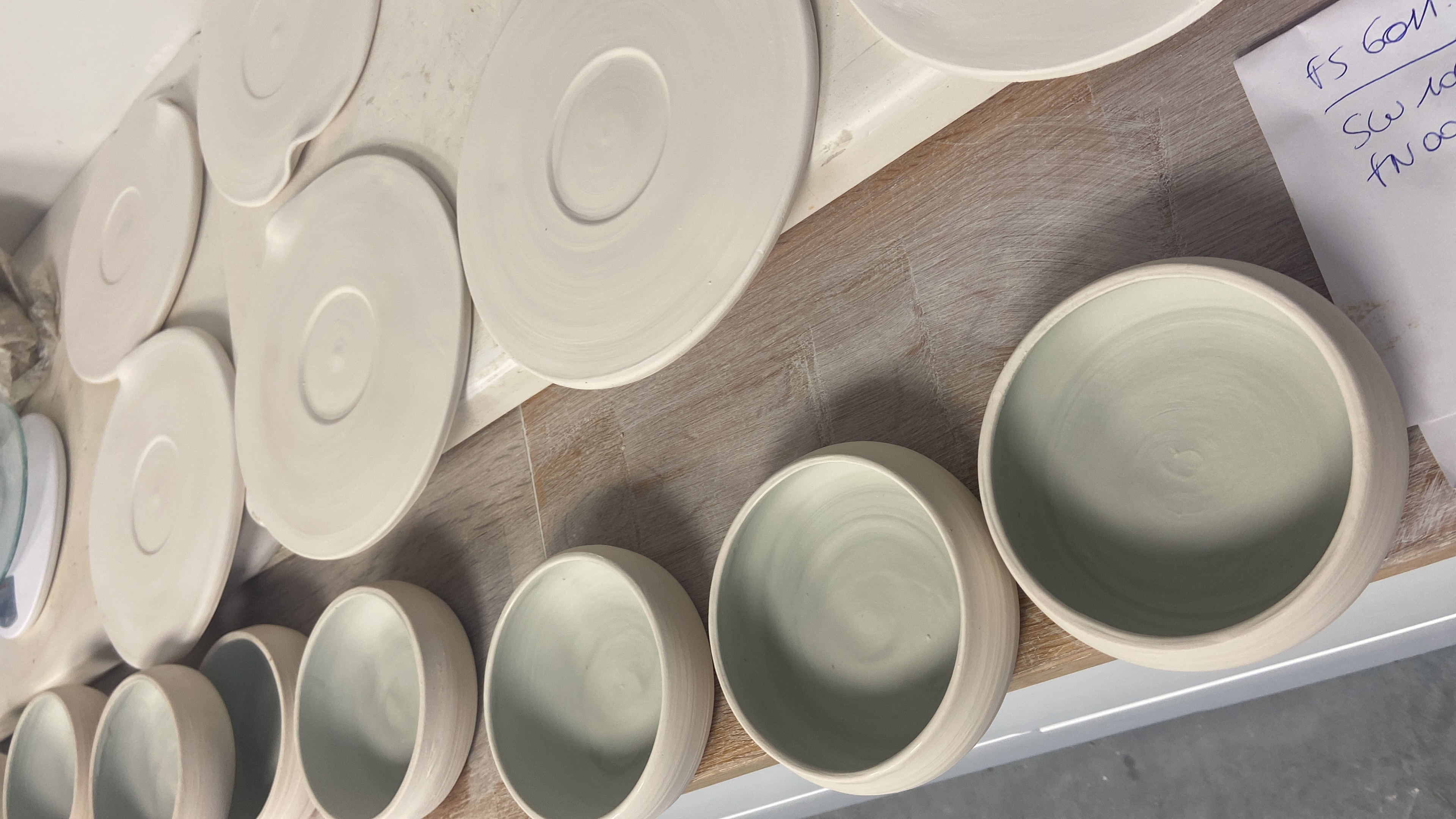 Workshop keramiek servies maken in mallen