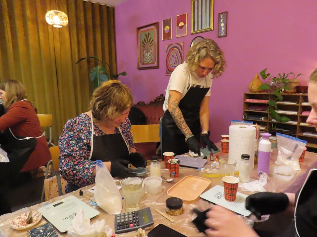 Jesmonite workshop - Foto