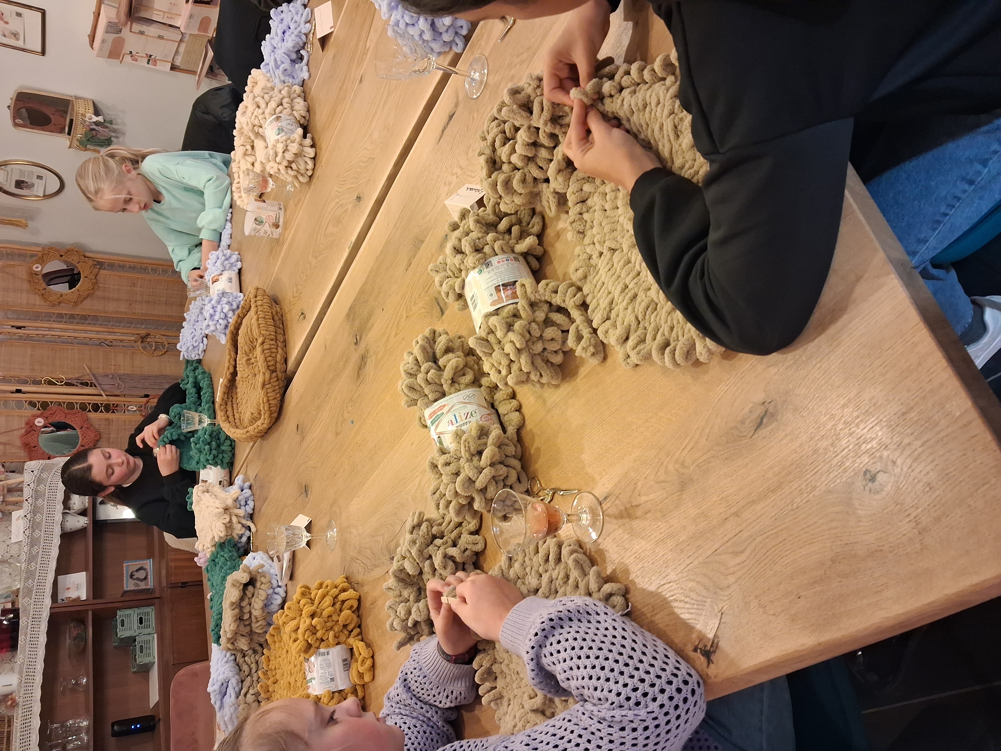 Handbreien voor kids - kattenmand - Foto