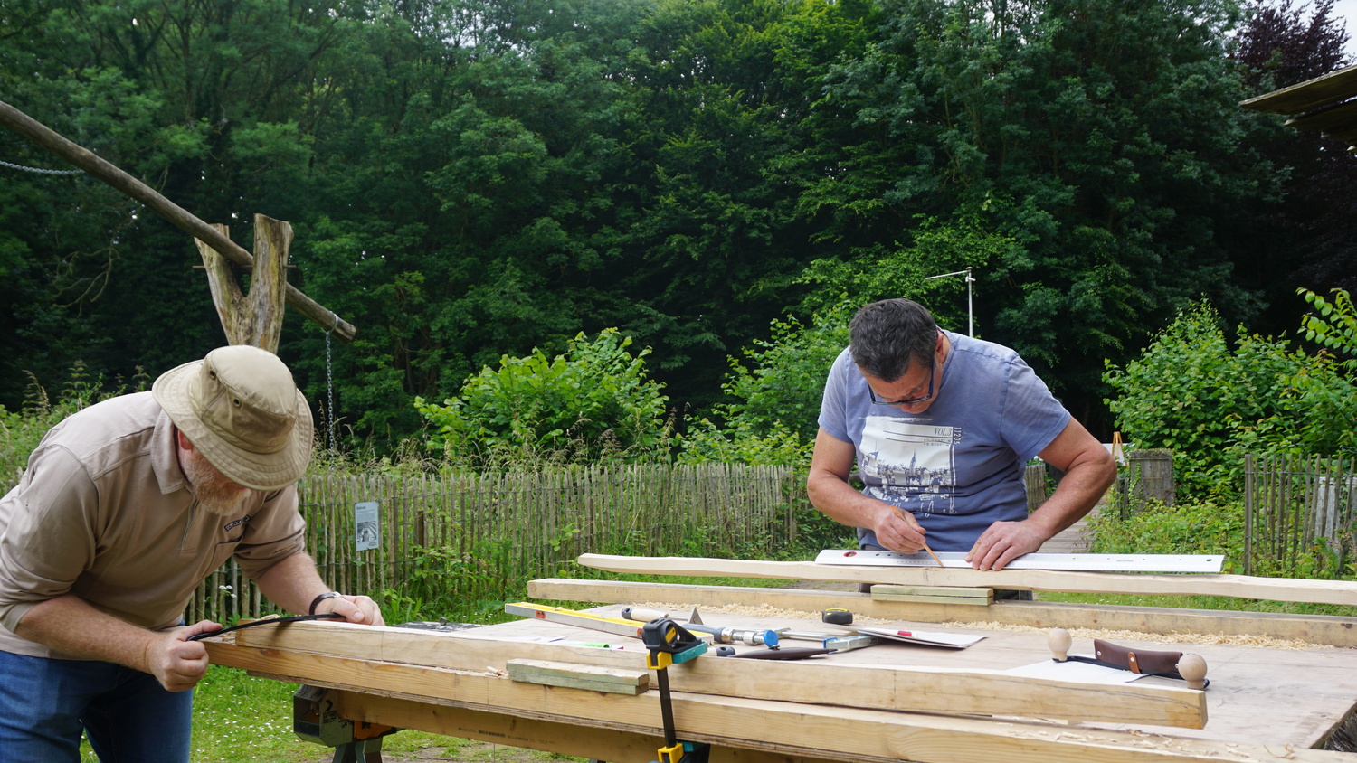 workshop houten boog maken - Foto