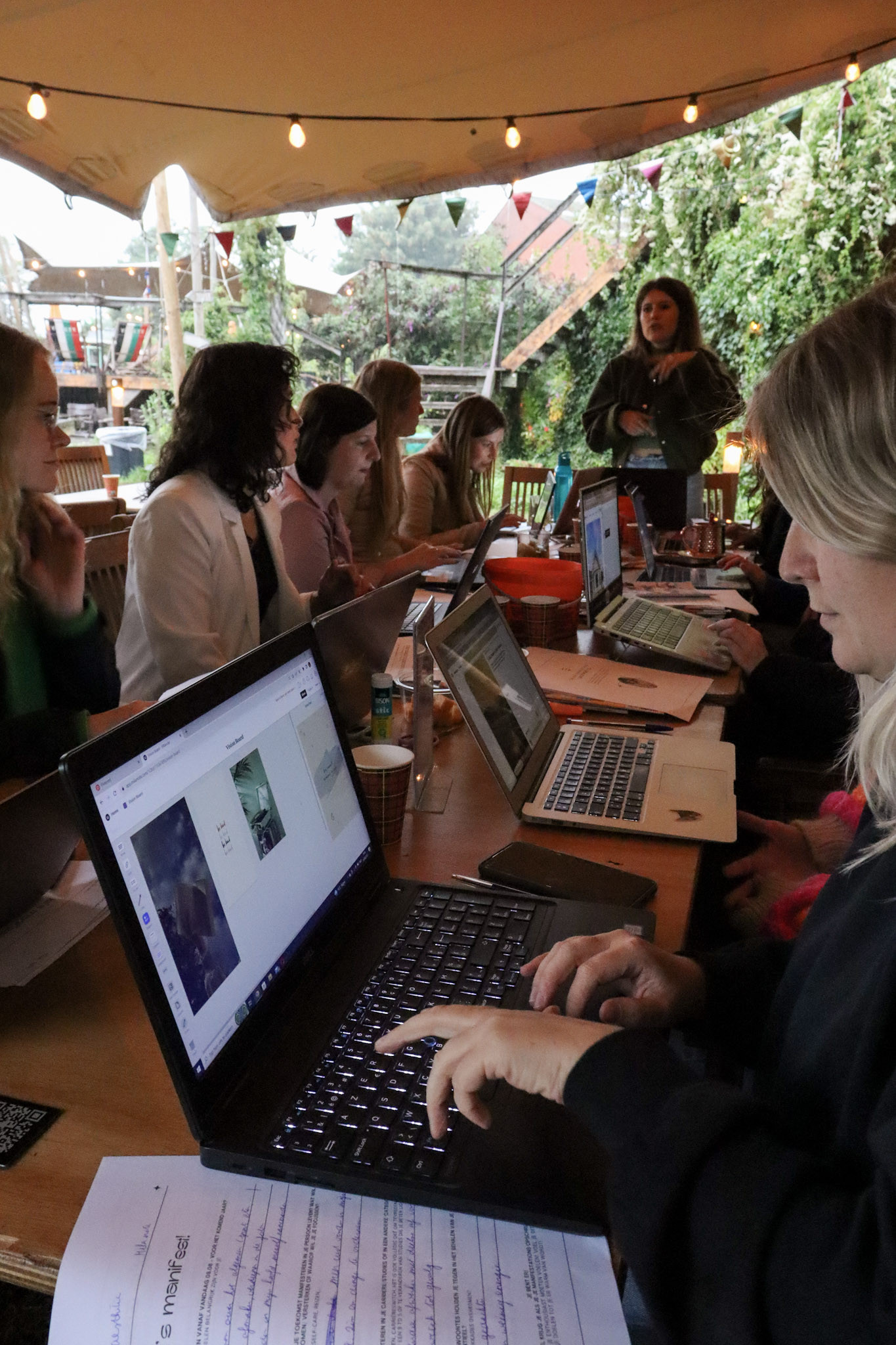 Vision Board & Manifestation Workshop voor teams & groepen - Foto