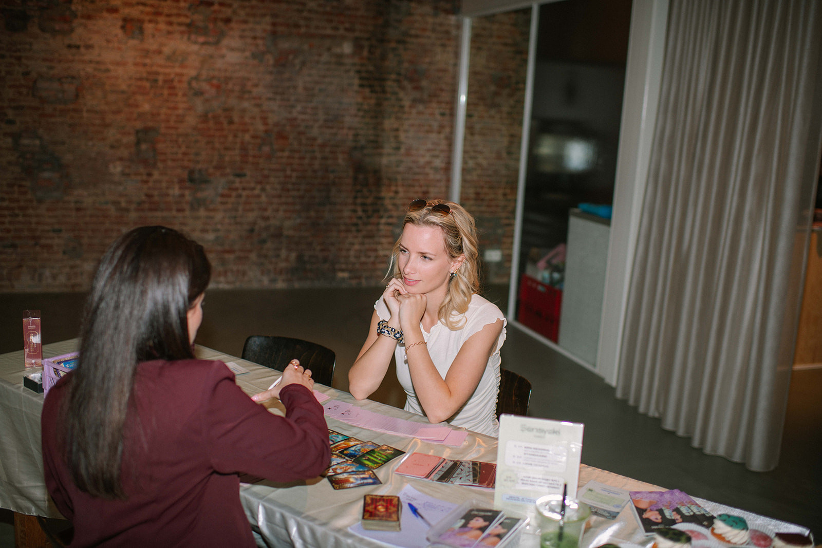 Walk-In Tarot Experience voor jouw bedrijf - Foto