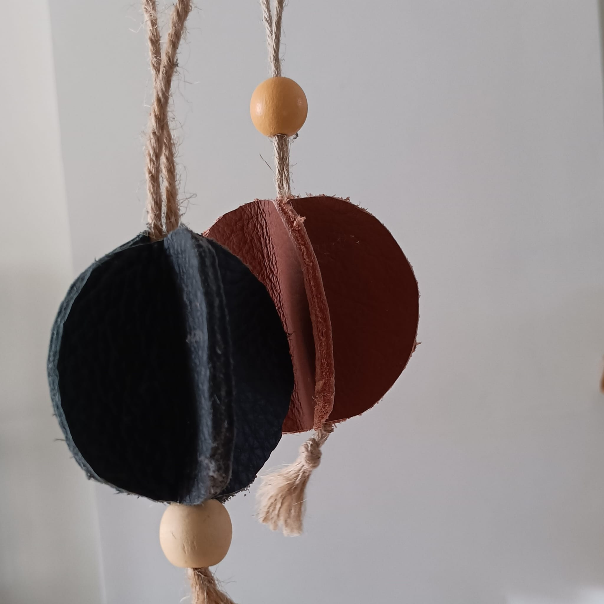 Workshop: Kerstballen van leder - Foto