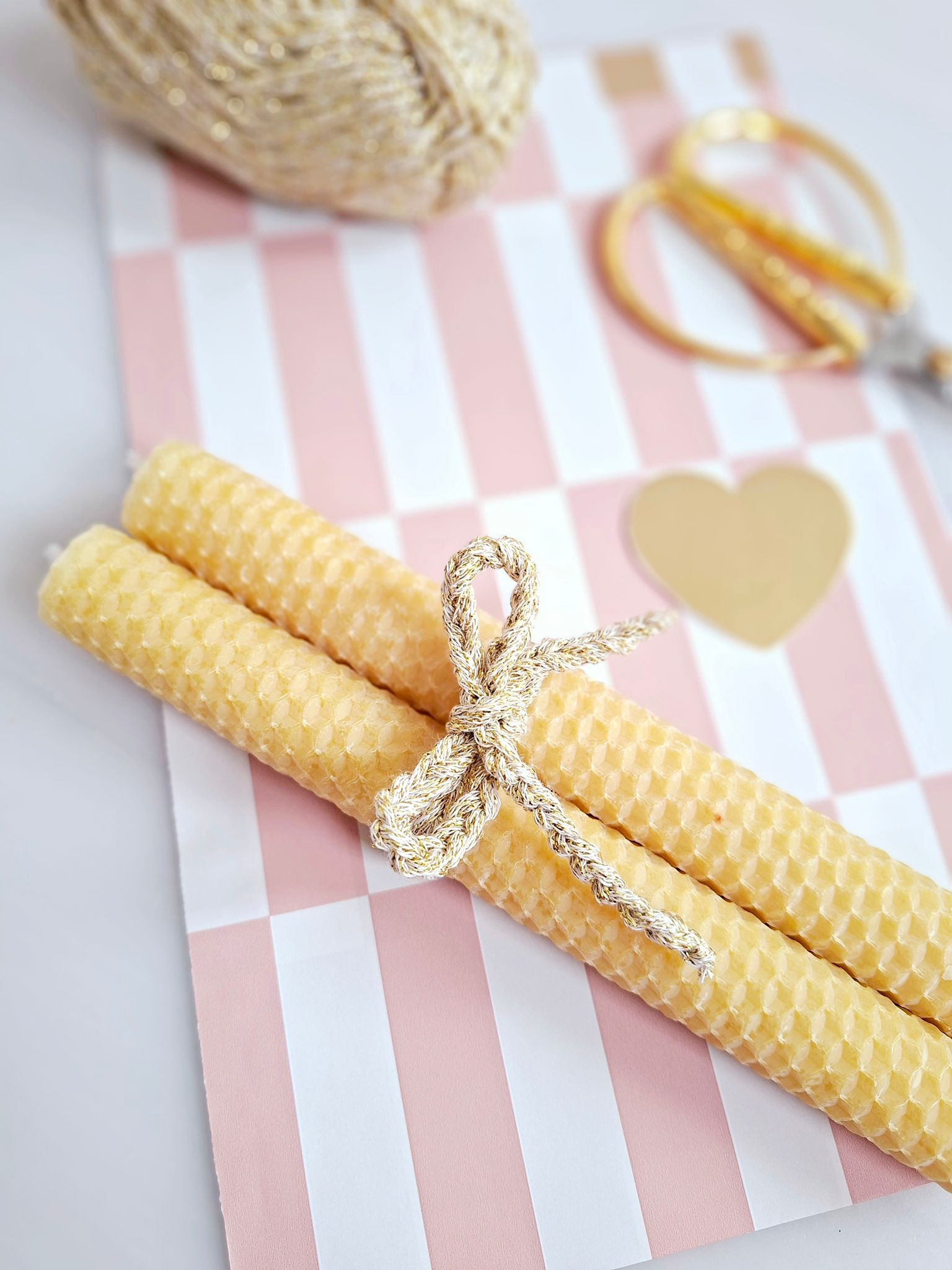 Workshop bijenwaskaarsen maken - Foto