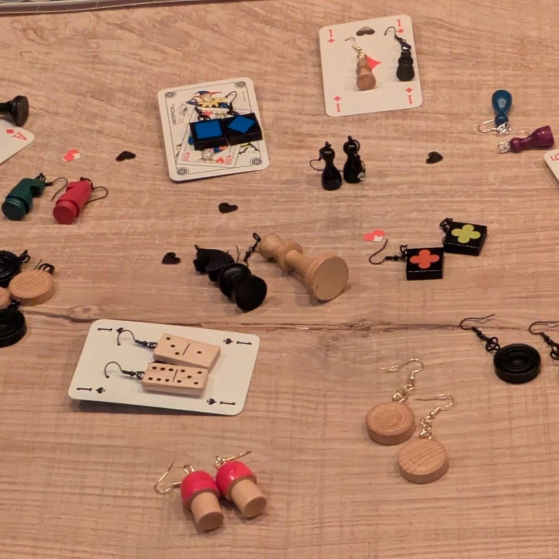 Spelletjes - oorbelletjes van houten RESTjes! - Foto