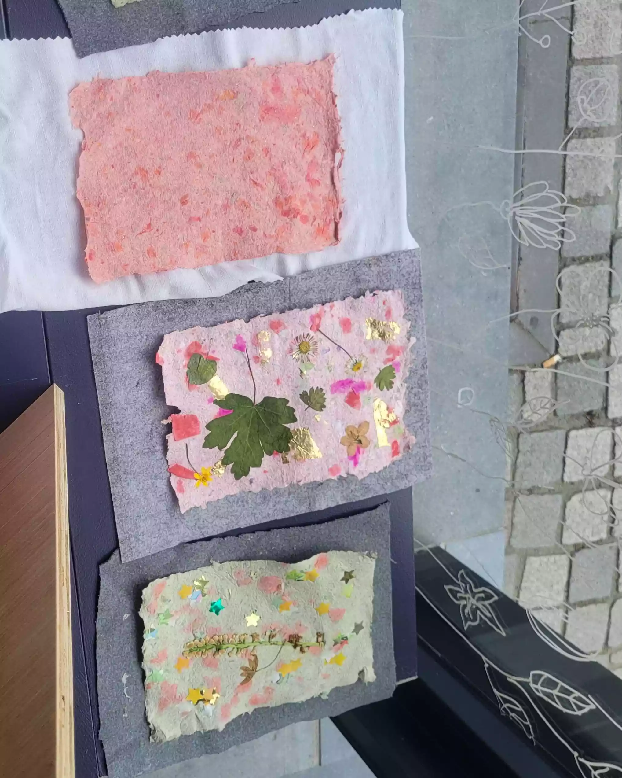 Workshop papier scheppen voor world recycling day - Foto