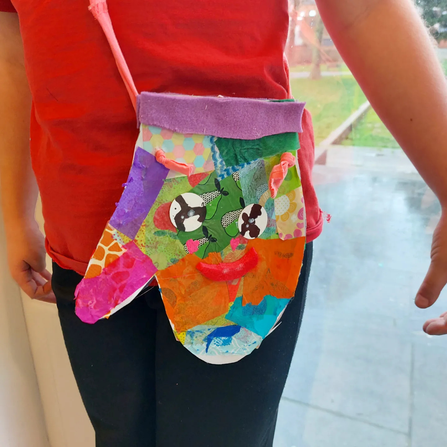 Verjaardagsfeest voor 6- tot 12-jarigen: Happy Handschoen Handtas - Foto