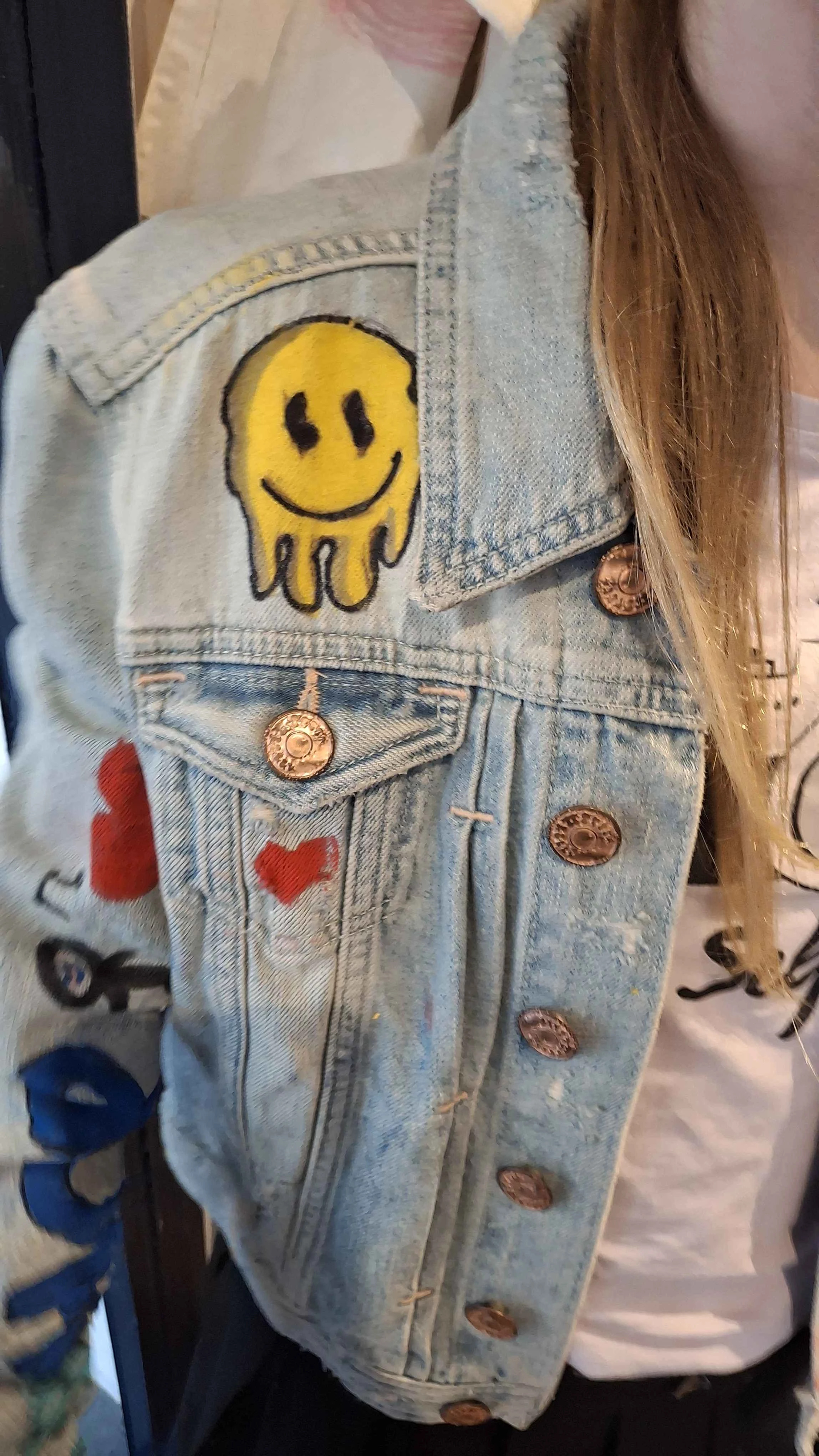 Verjaardagsfeest voor 9- tot 99-jarigen: jeansjasjes pimpen - Foto