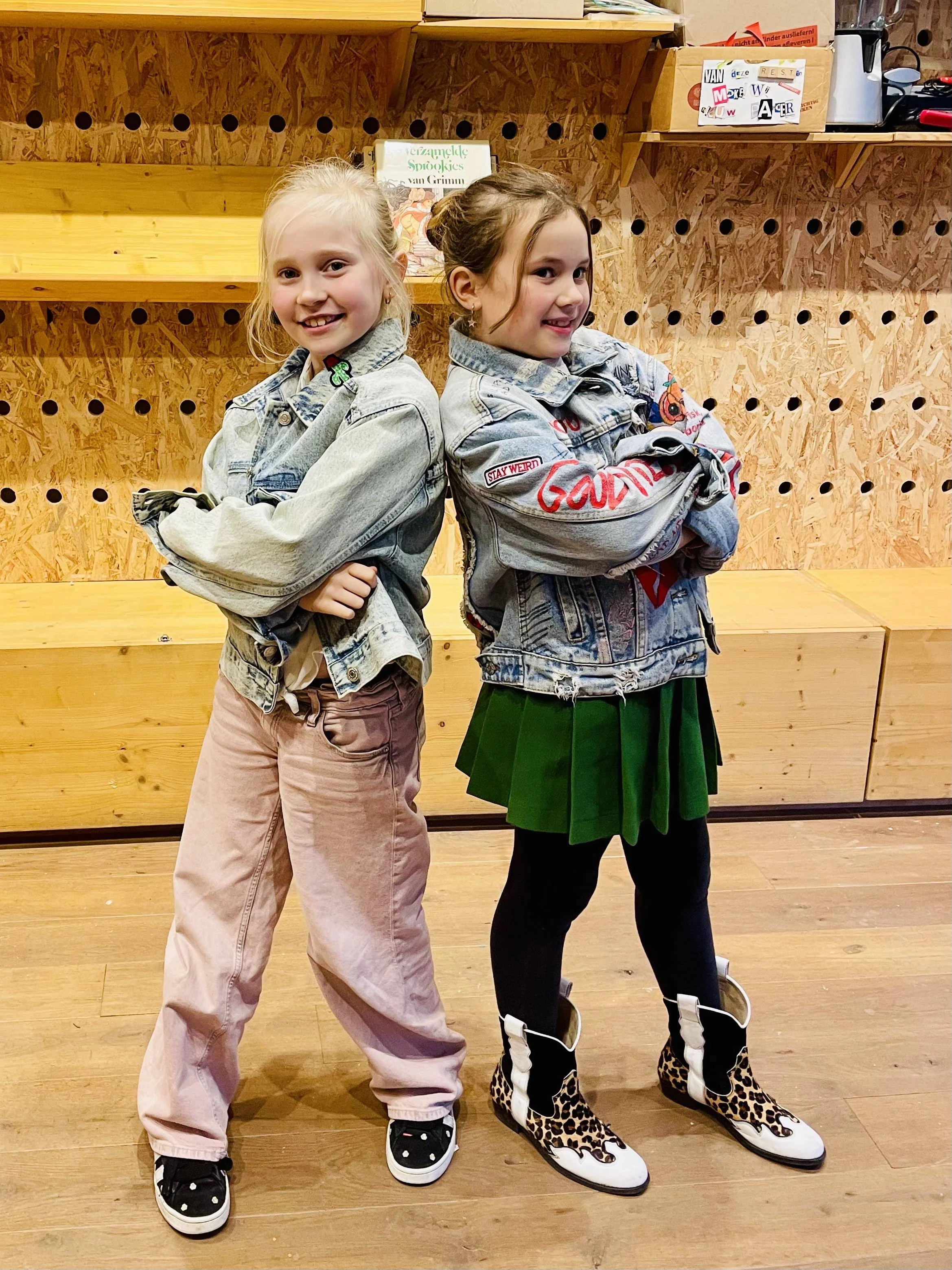 Verjaardagsfeest voor 9- tot 99-jarigen: jeansjasjes pimpen - Foto