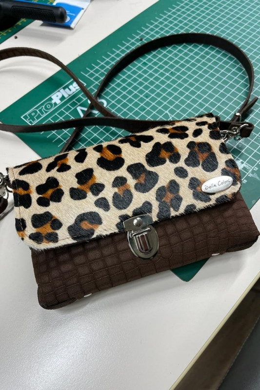 Workshop: Maak je eigen leren tasje privé groep - Foto