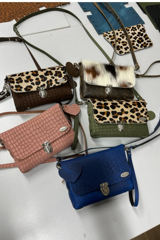 Workshop: Maak je eigen leren tasje privé groep - Foto