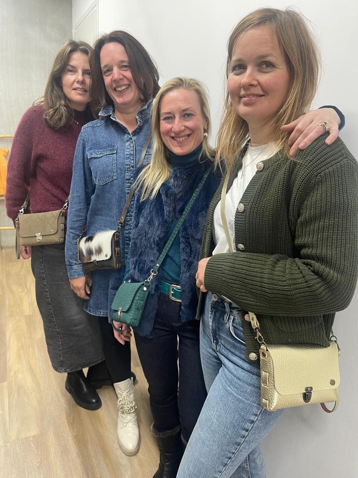 Workshop: Maak je eigen leren tasje privé groep - Foto