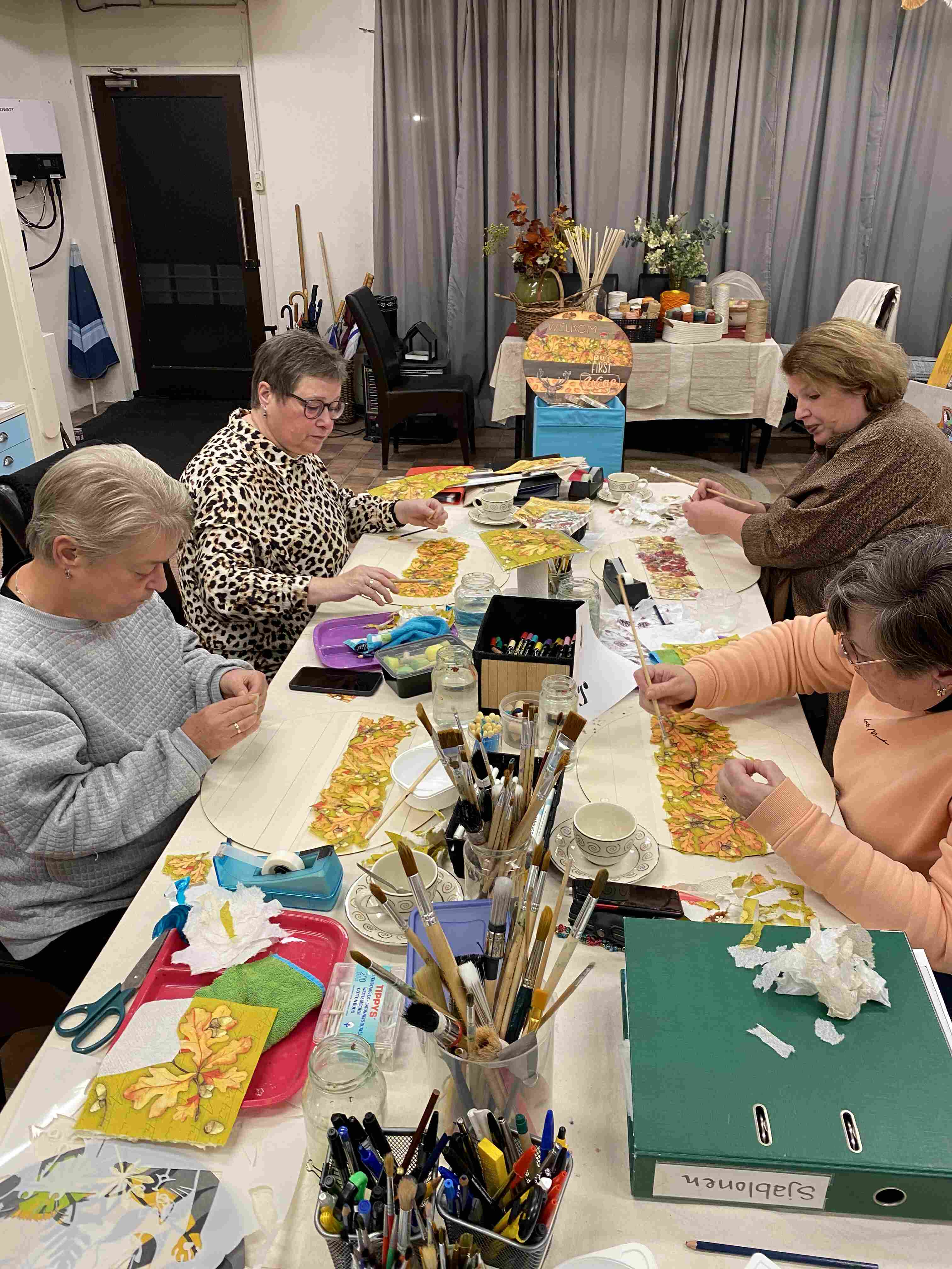 Houten muurcirkel (40cm) versieren. - Foto