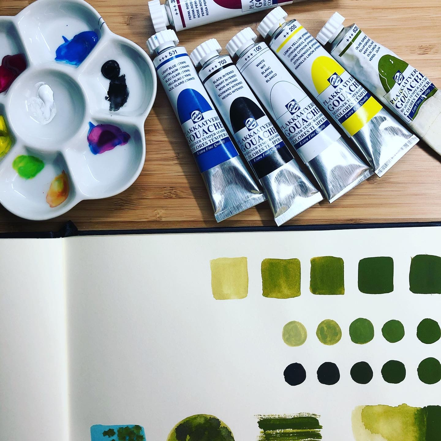 Folk art met gouache - Foto