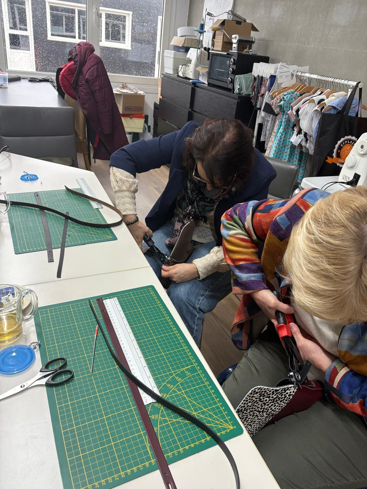 Workshop: Maak je eigen polymeer oorbellen privé groep - Foto