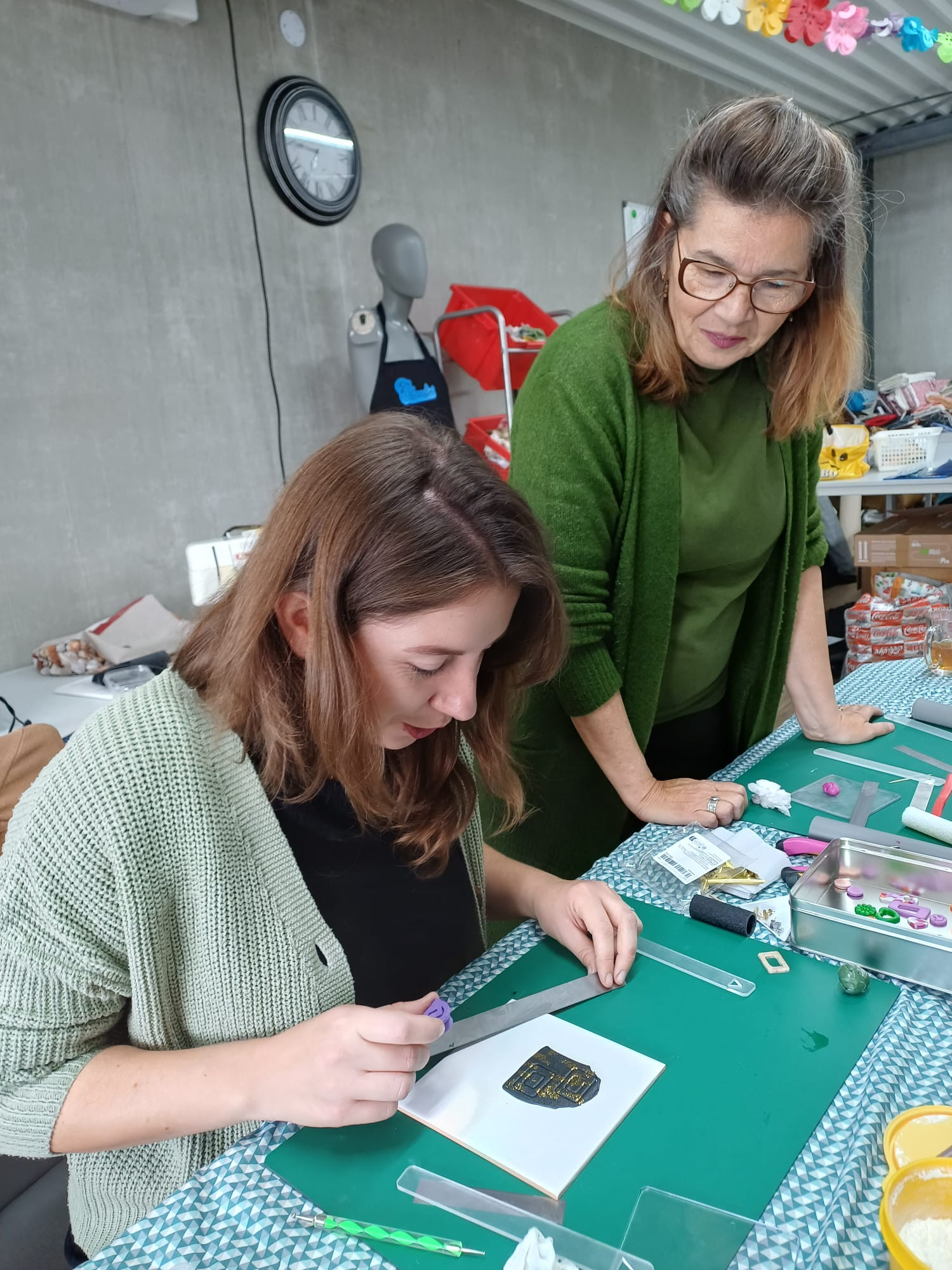 Workshop: Maak je eigen polymeer oorbellen privé groep - Foto
