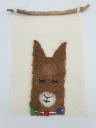 DIY vilten alpaca wandhanger