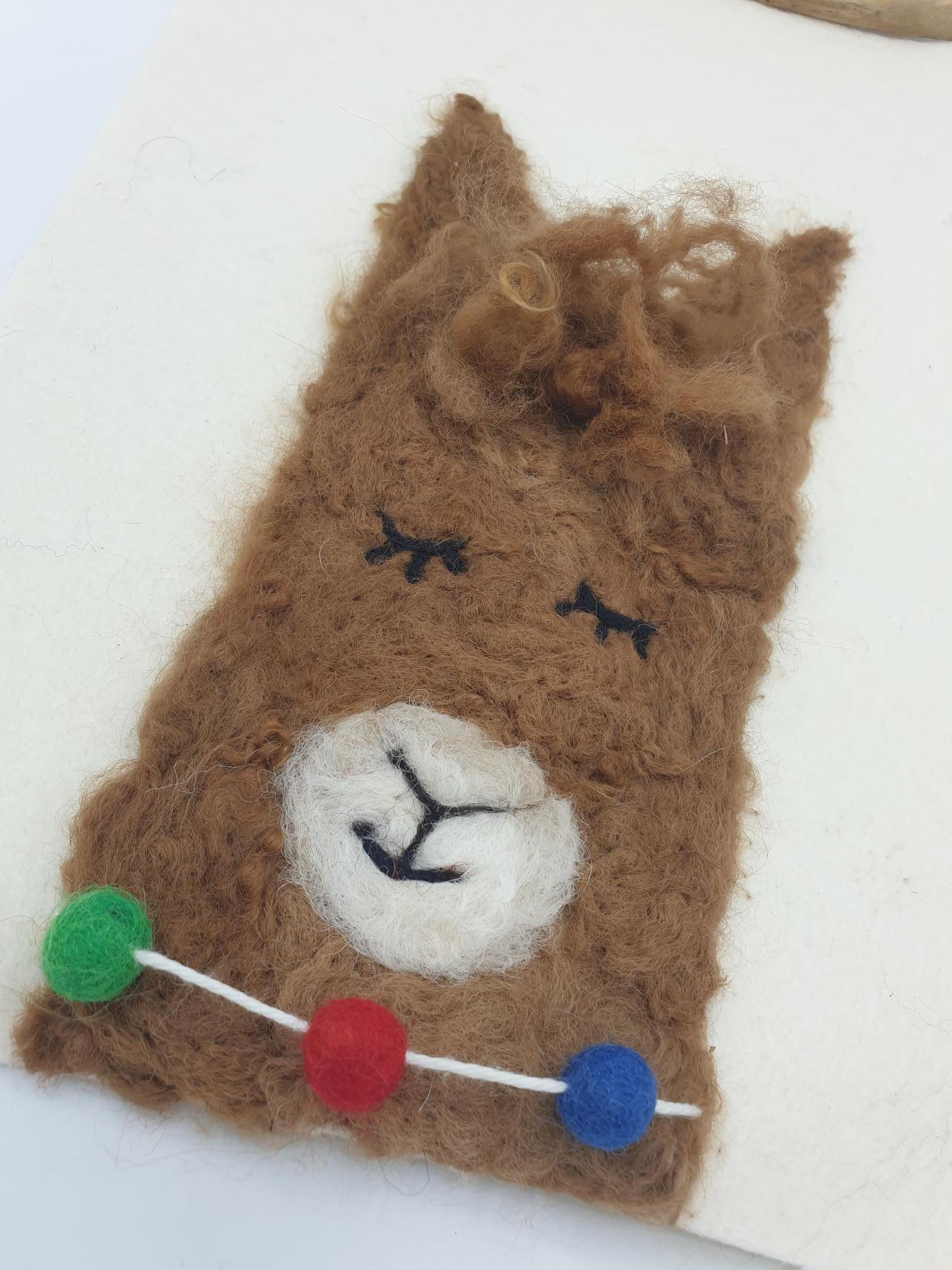DIY vilten alpaca wandhanger - Foto