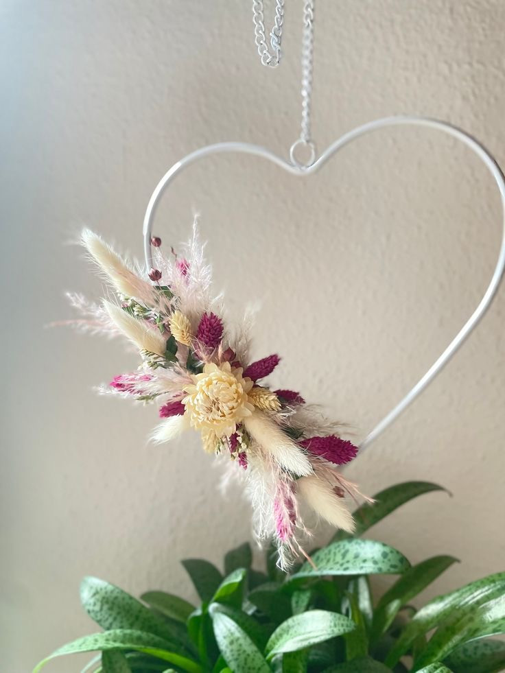 Valentijnsworkshop hart met droogbloemen - Foto