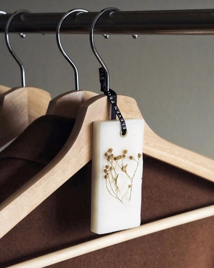 Workshop natuurlijke geurhangers met droogbloemen - Foto