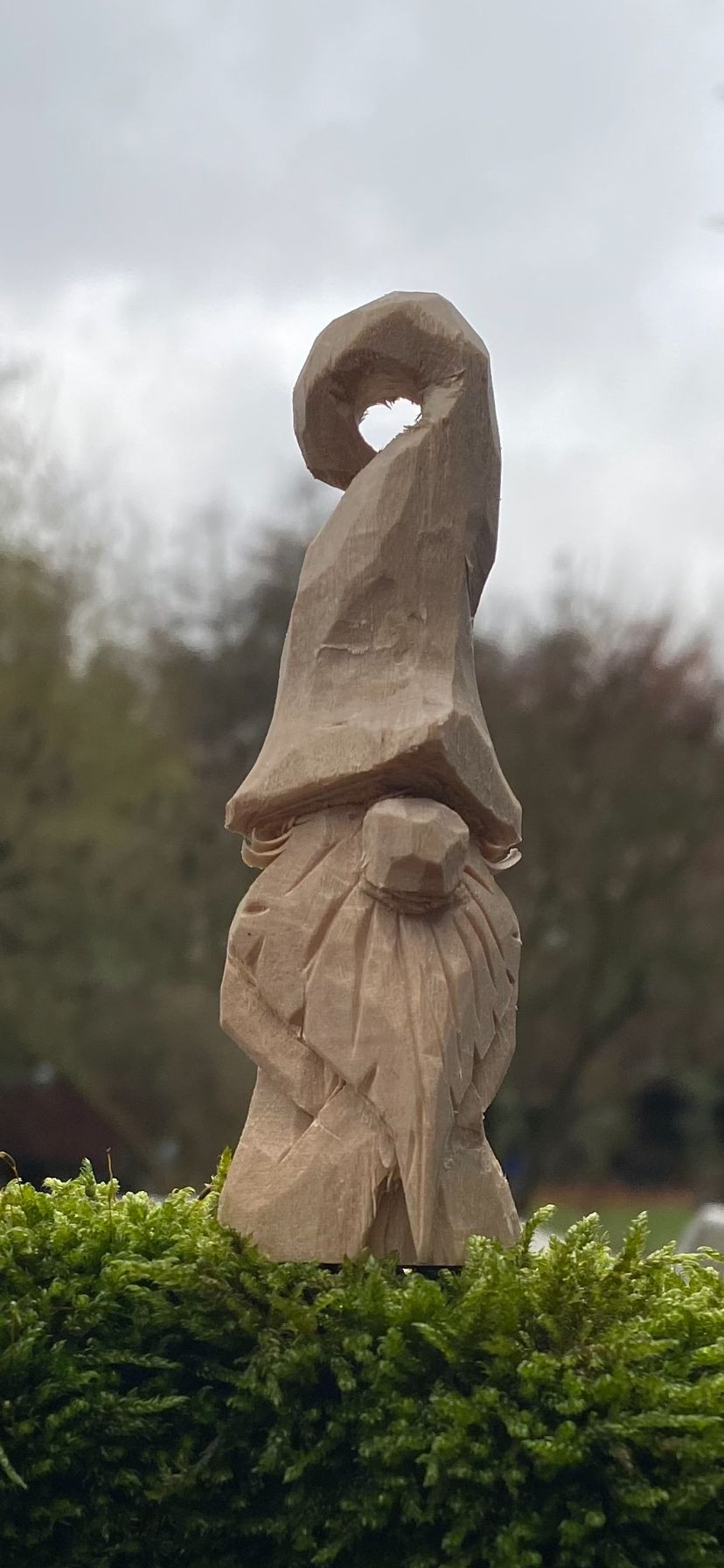 Kabouter snijden in hout - Foto