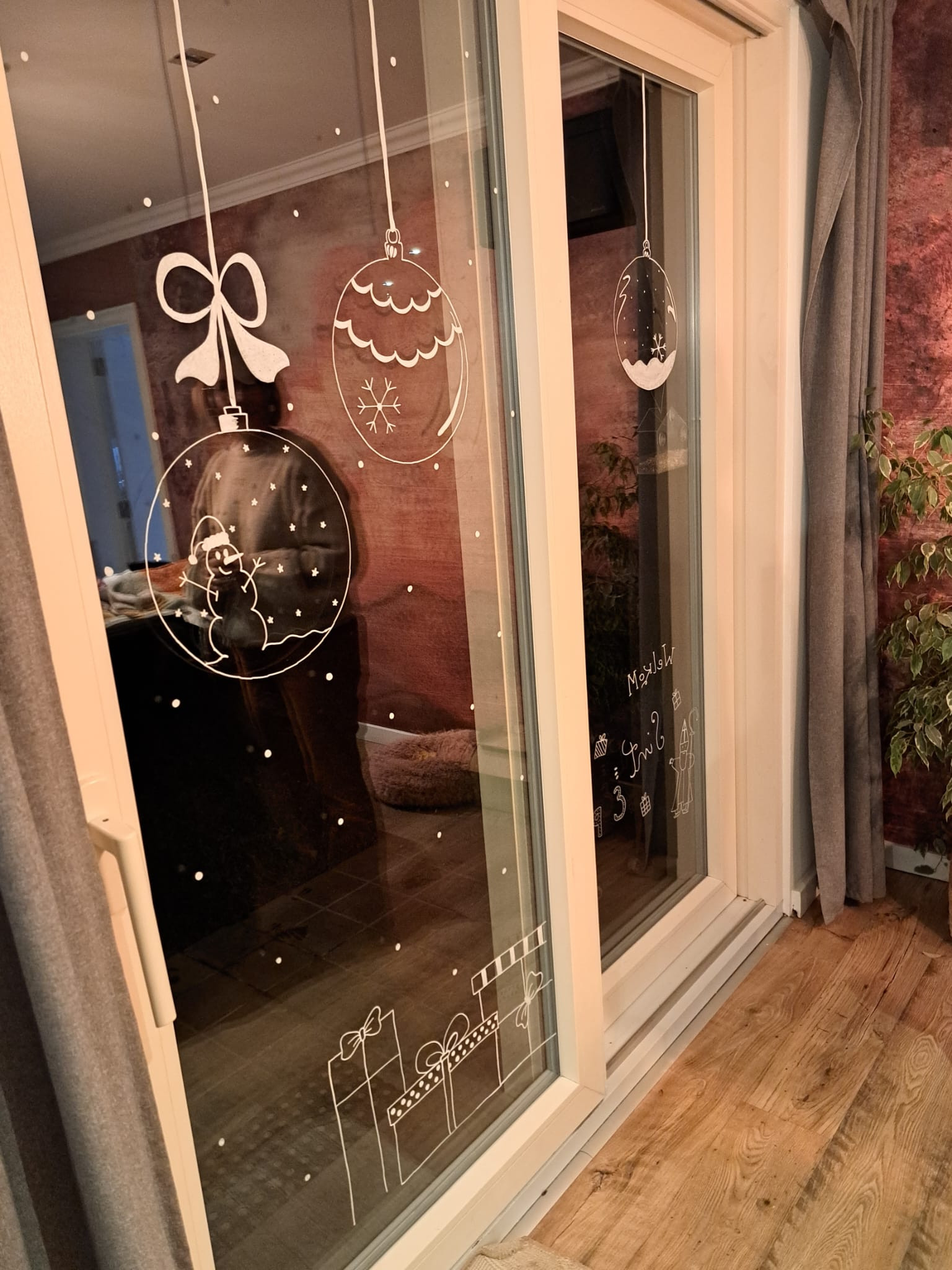 KERST DIY - Raamtekeningen HOLIDAYS🪟🎉 - Foto