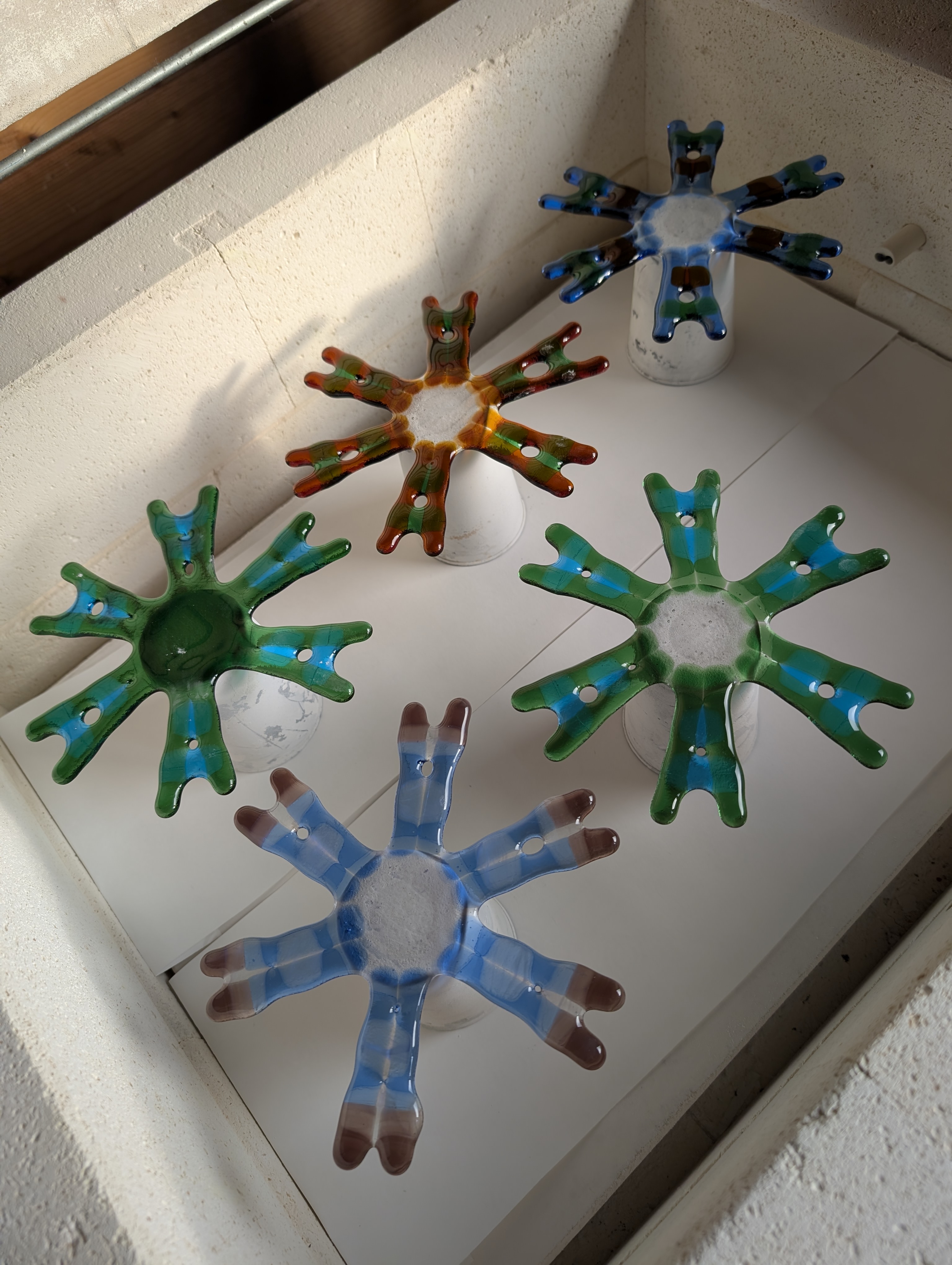 Glasfusing workshop - 2 theelichthouders - Licht in donkere dagen - Foto