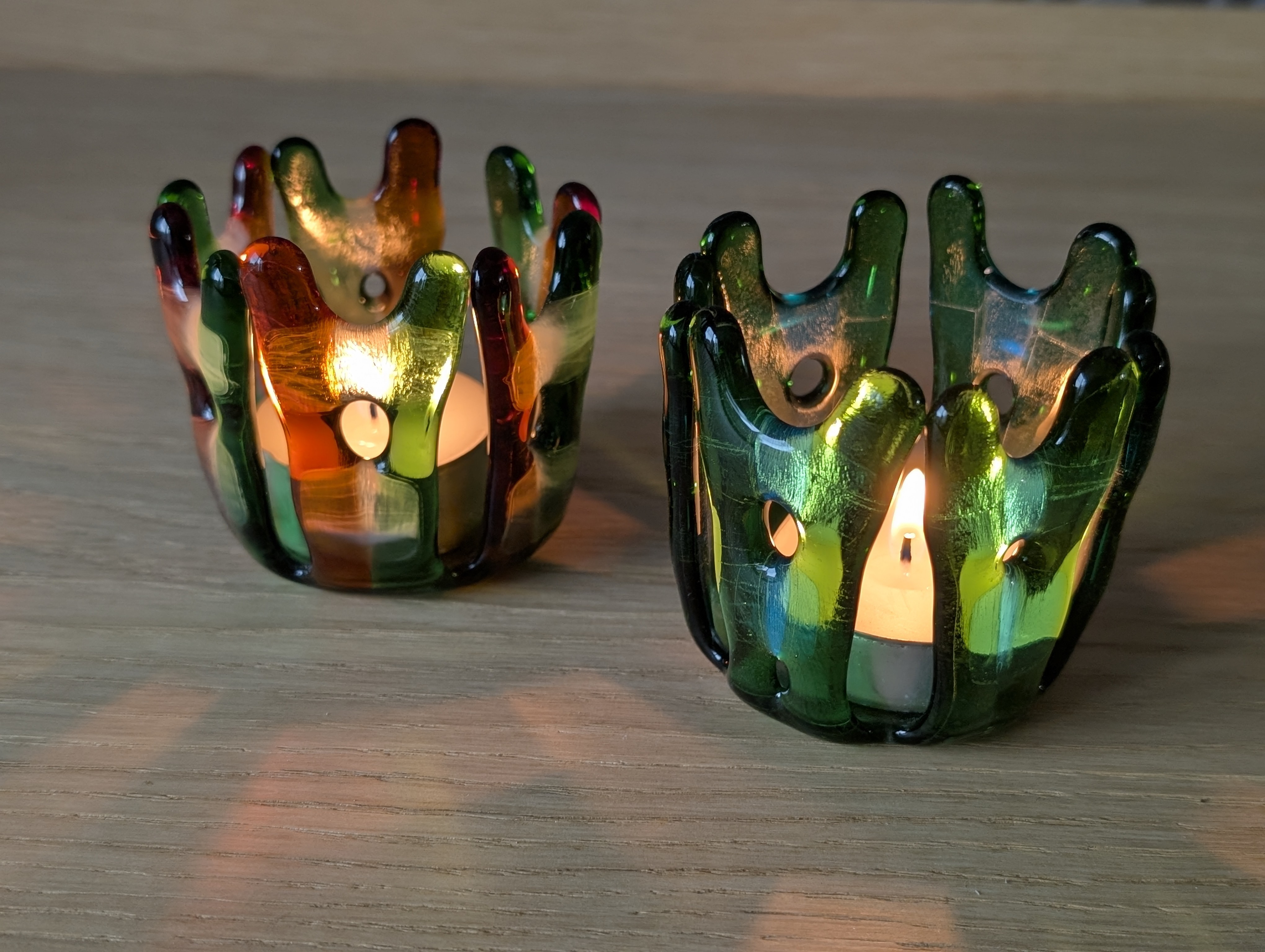 Glasfusing workshop - 2 theelichthouders - Licht in donkere dagen - Foto