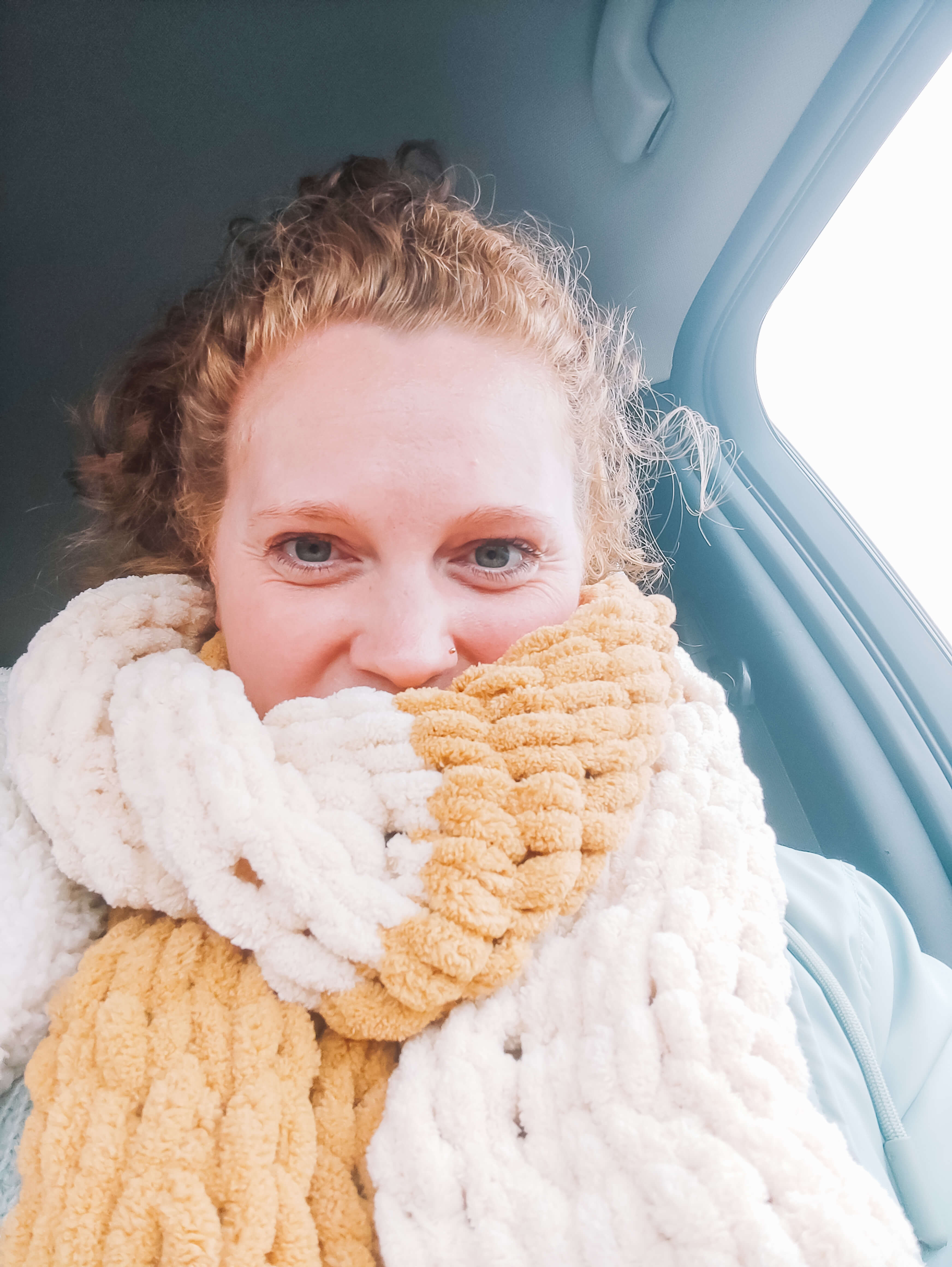 🐾 Lusjes, wol & kattenknuffels – kattendekentje handbreien in Lierse Aaikes - Foto