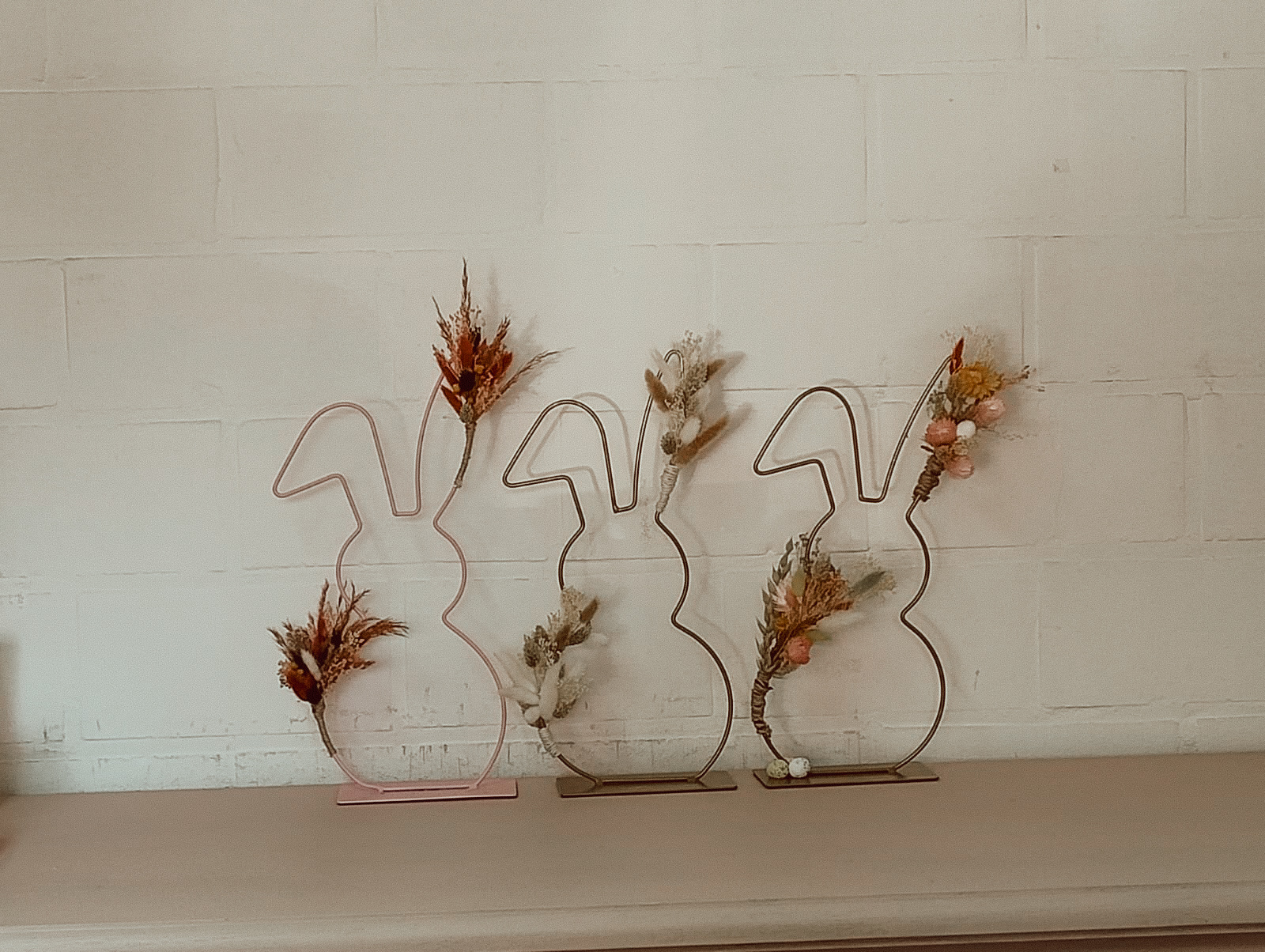 Paasdecoratie met droogbloemen - Foto