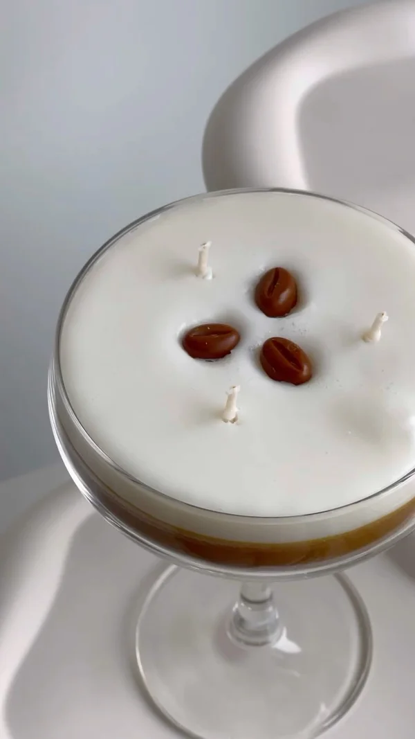 🍸 Workshop: Maak je favoriete cocktail in de vorm van een kaars 🕯️ - Foto