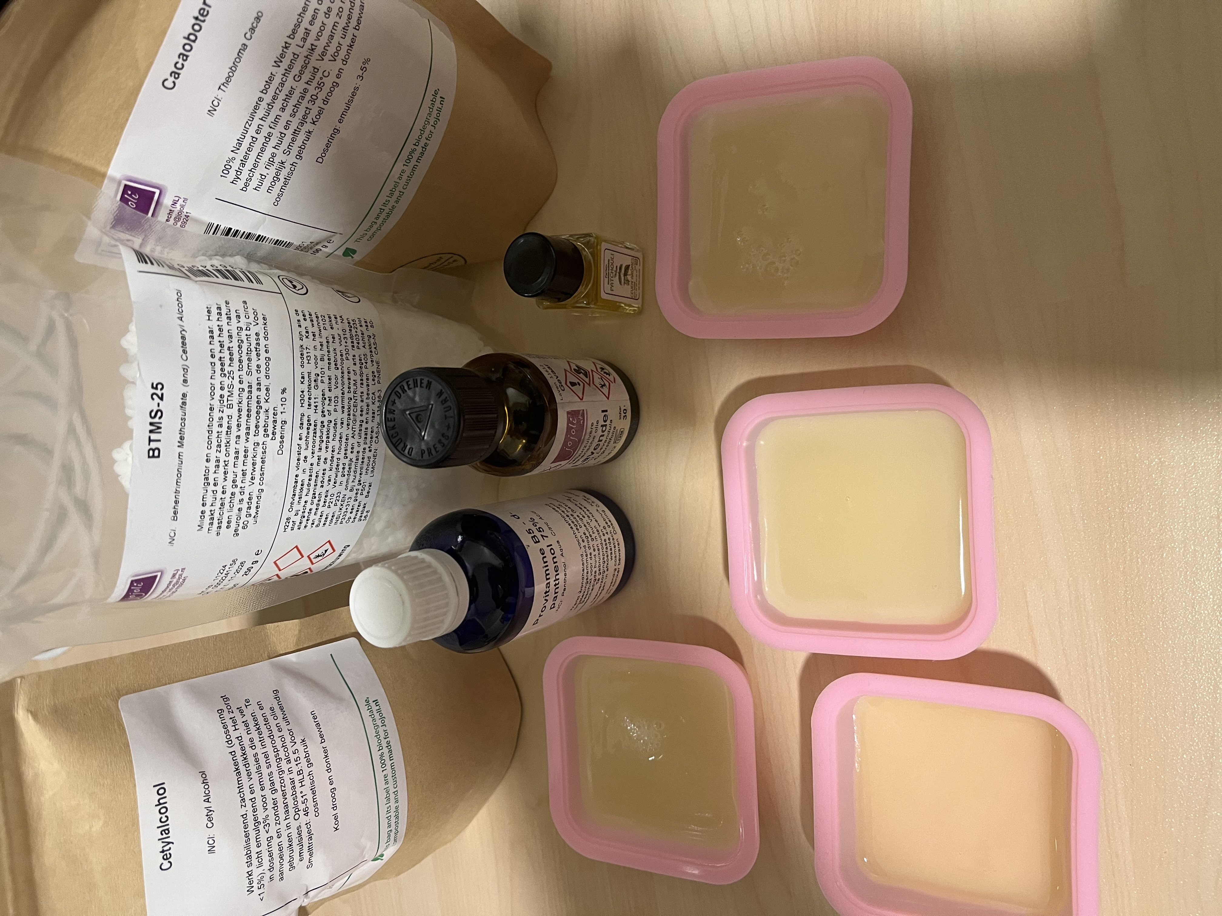 Maak je eigen shampoo bar en conditioner bar, afgestemd op haartype en de behoeften van huid en haar.