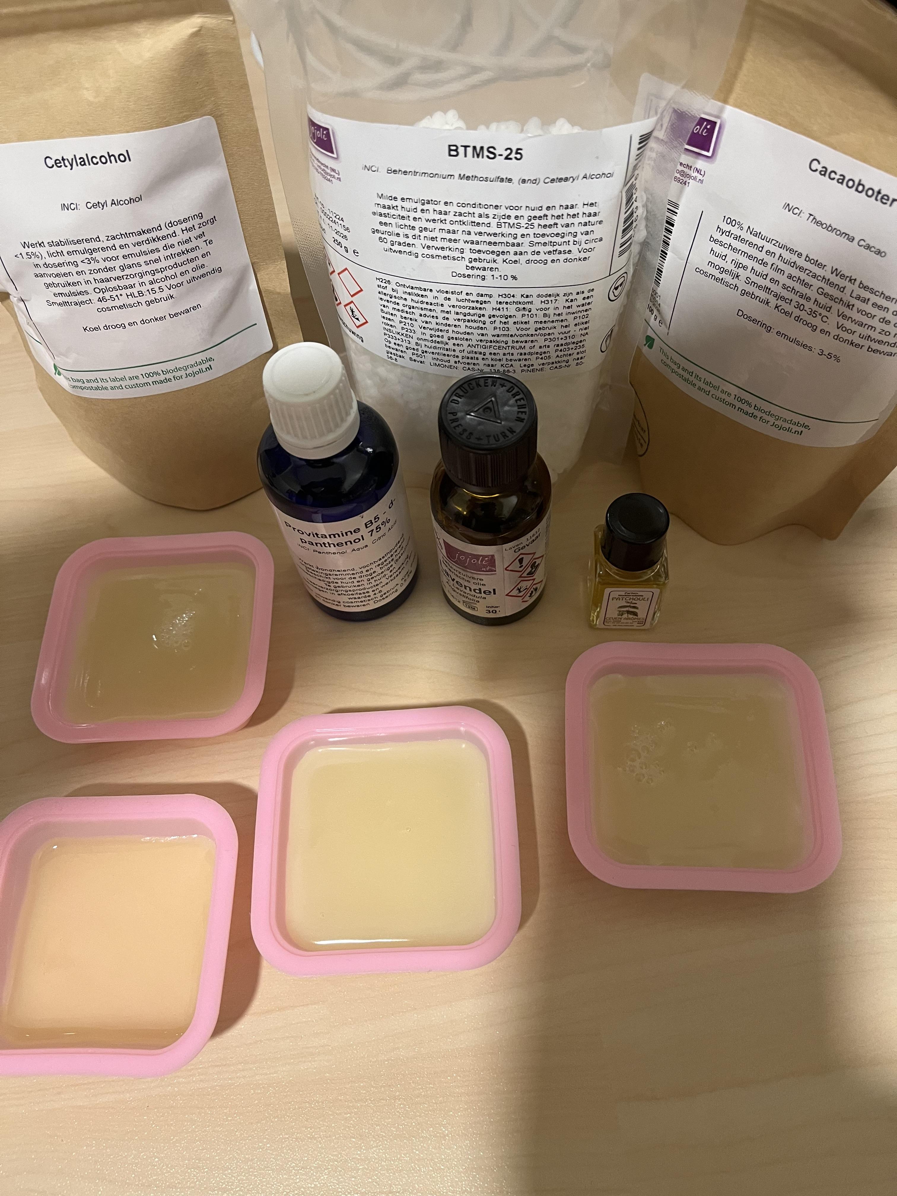 Maak je eigen shampoo bar en conditioner bar, afgestemd op haartype en de behoeften van huid en haar. - Foto