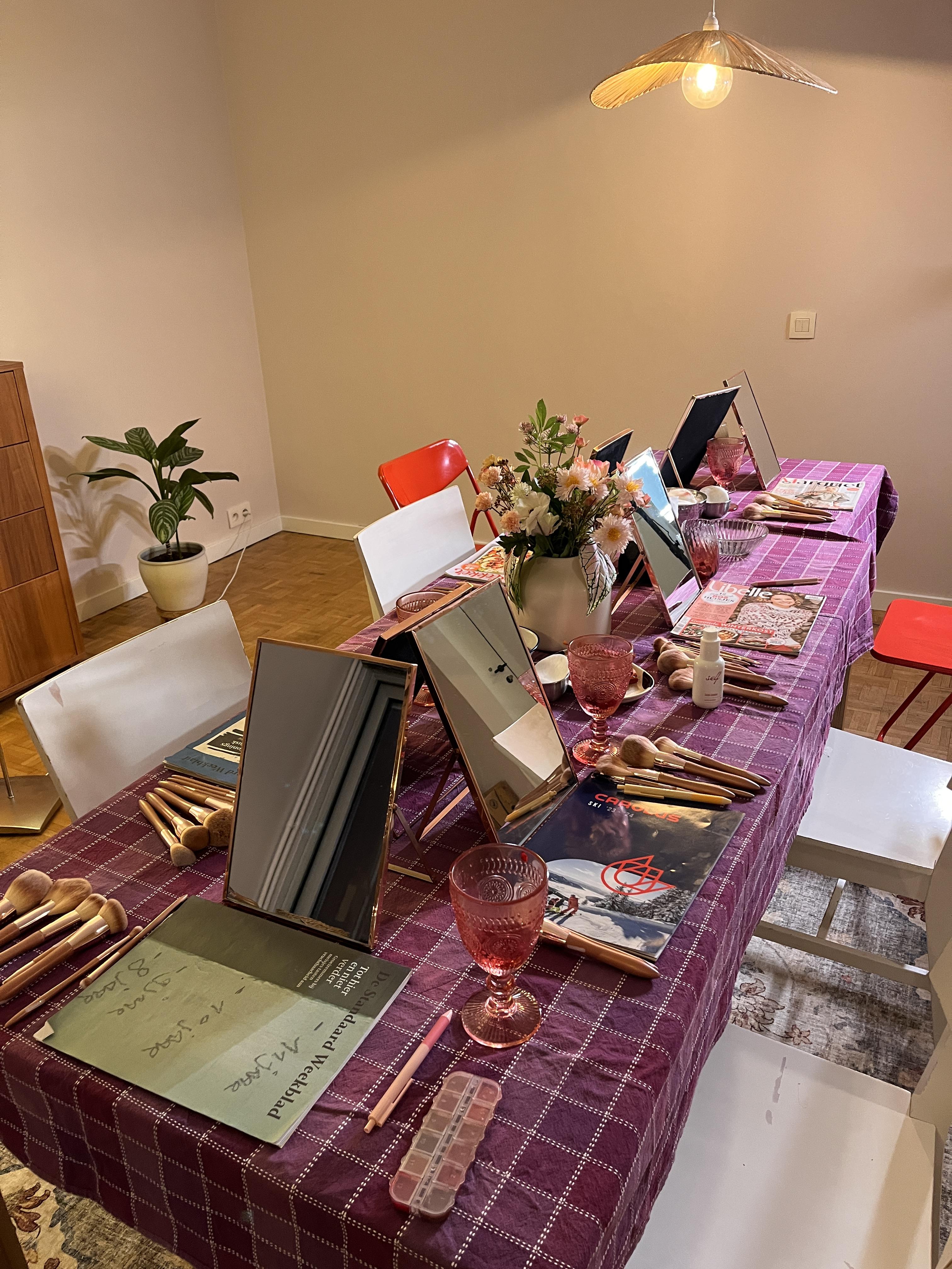 make-up workshop op aanvraag in groep - Foto