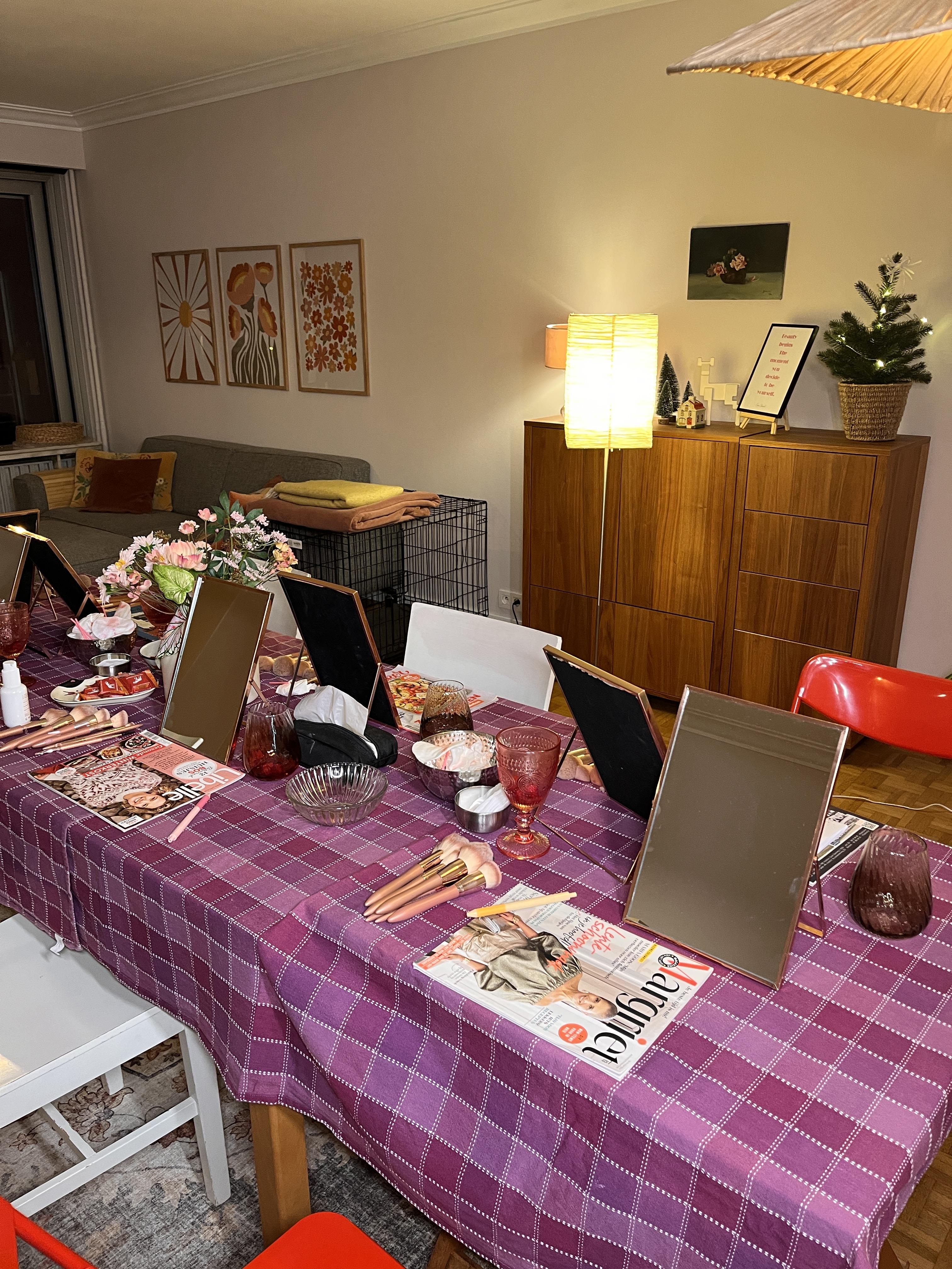 make-up workshop op aanvraag in groep - Foto