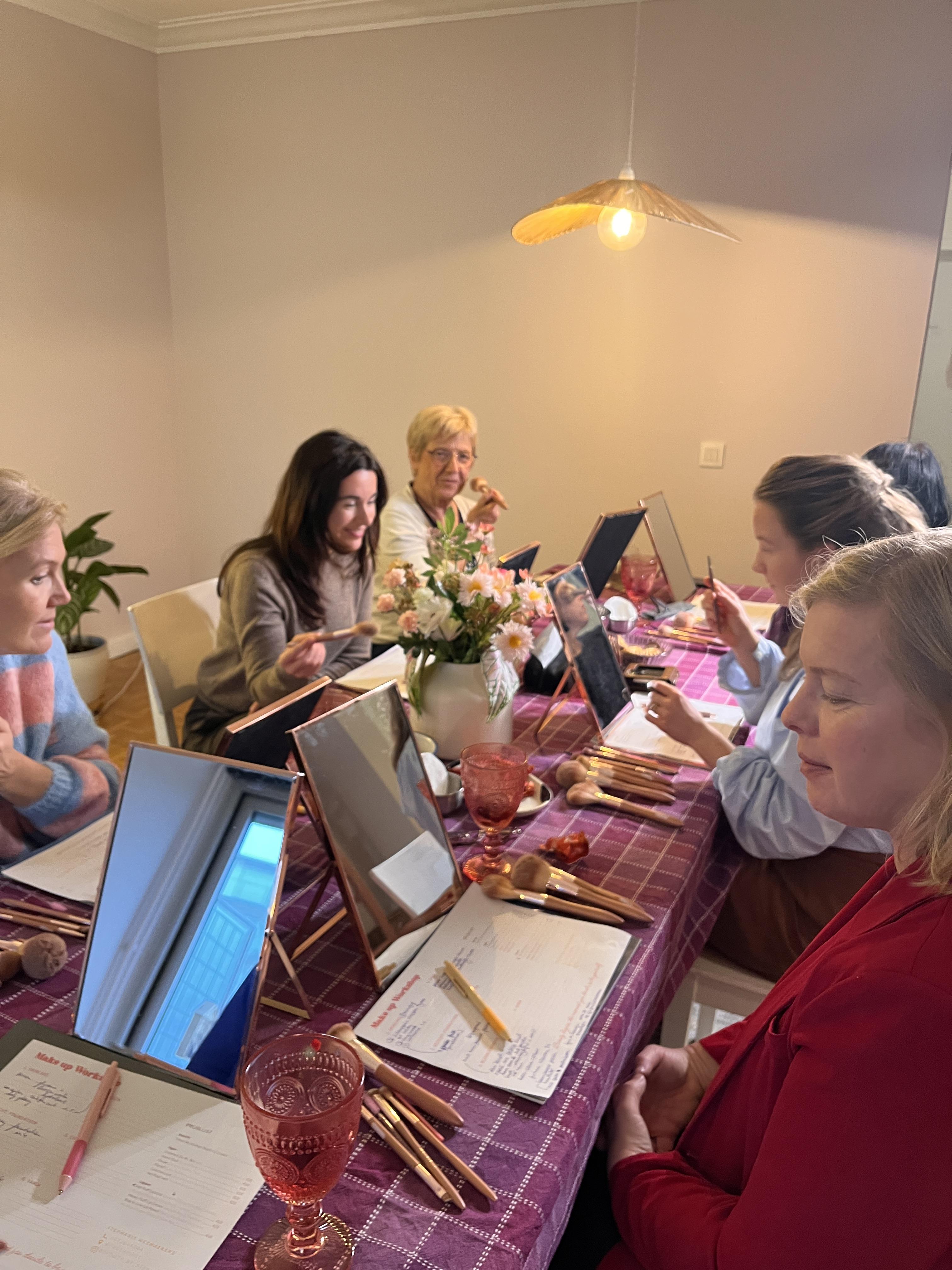 Groepsworkshop MAKE-UP Basisroutine en oogopmaak - Foto