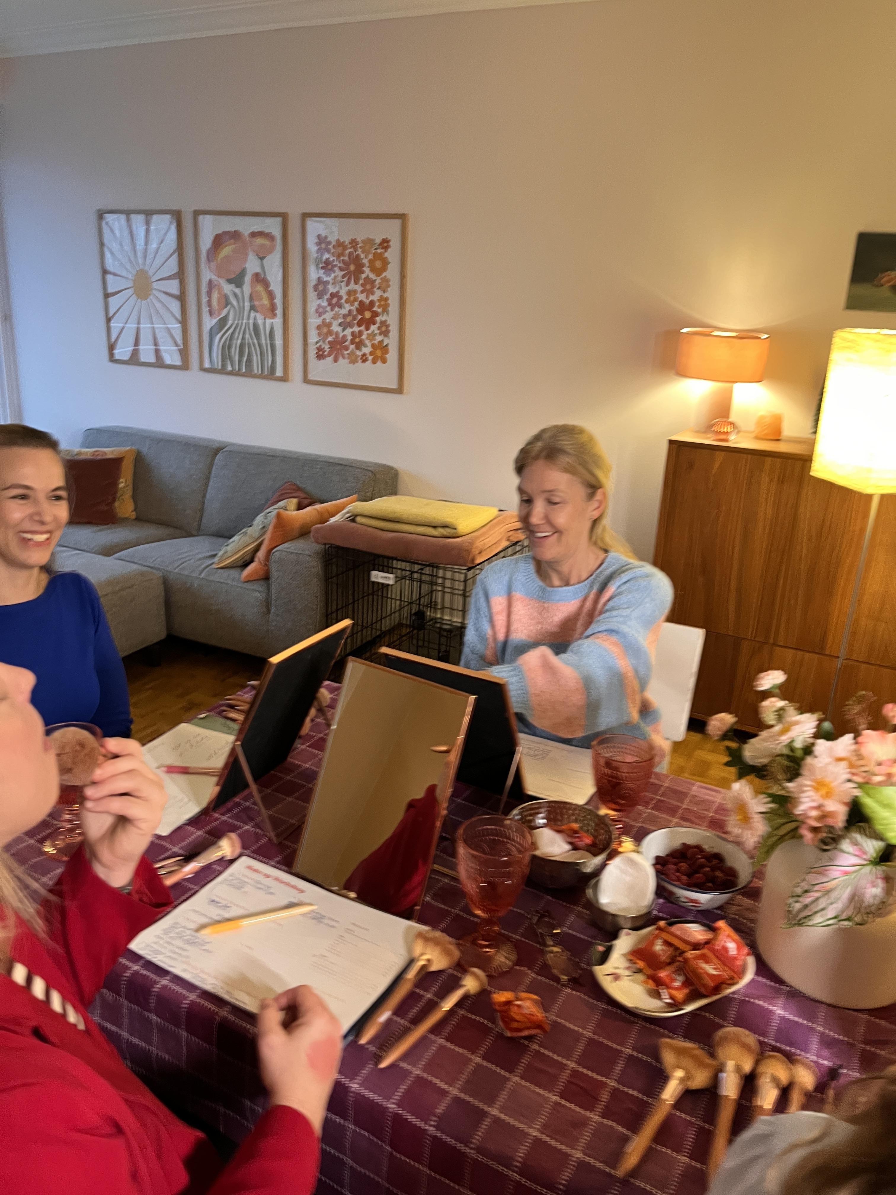 Groepsworkshop MAKE-UP Basisroutine en oogopmaak - Foto