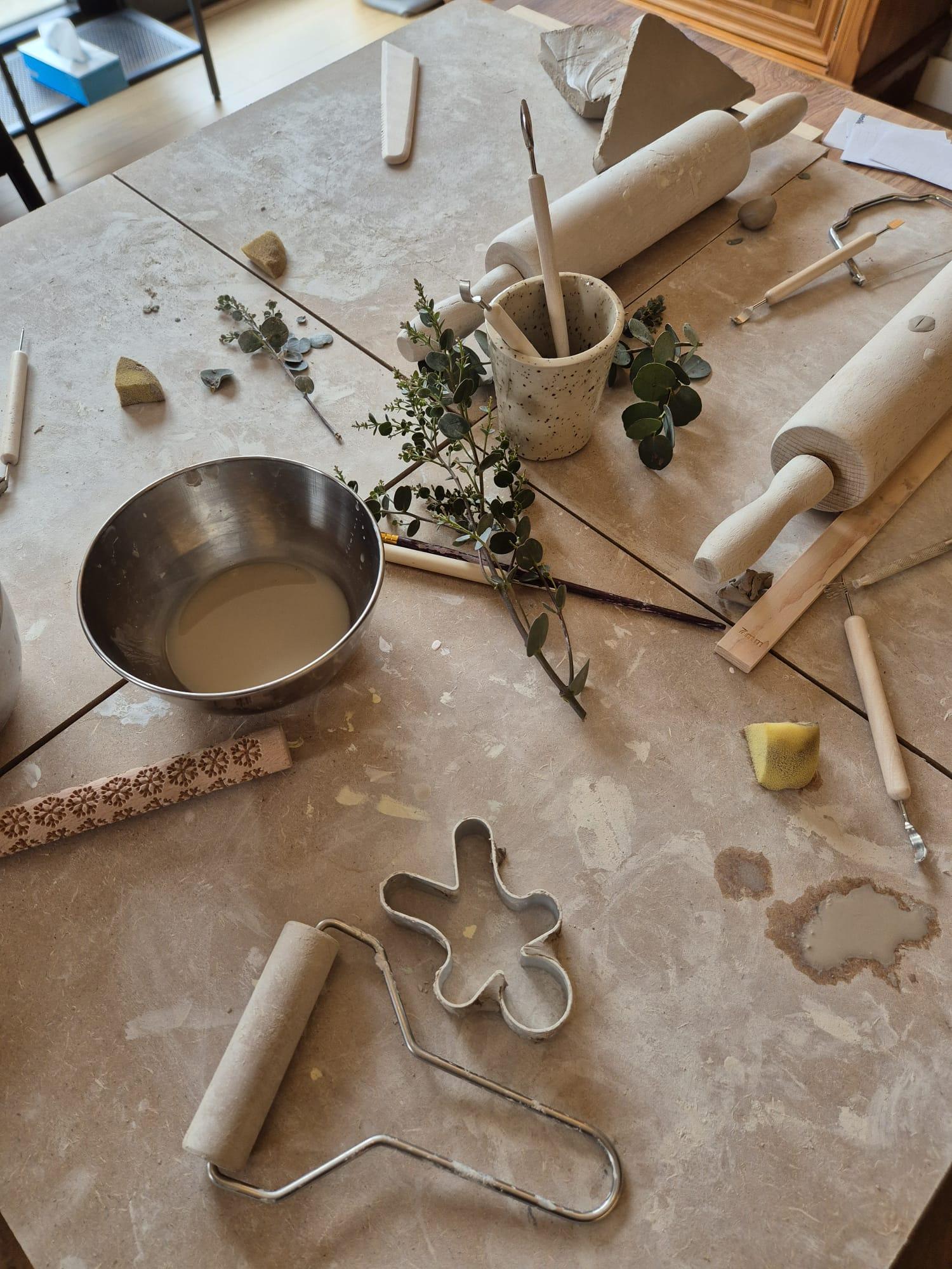 Keramiek maken met vrienden of collega's - Foto