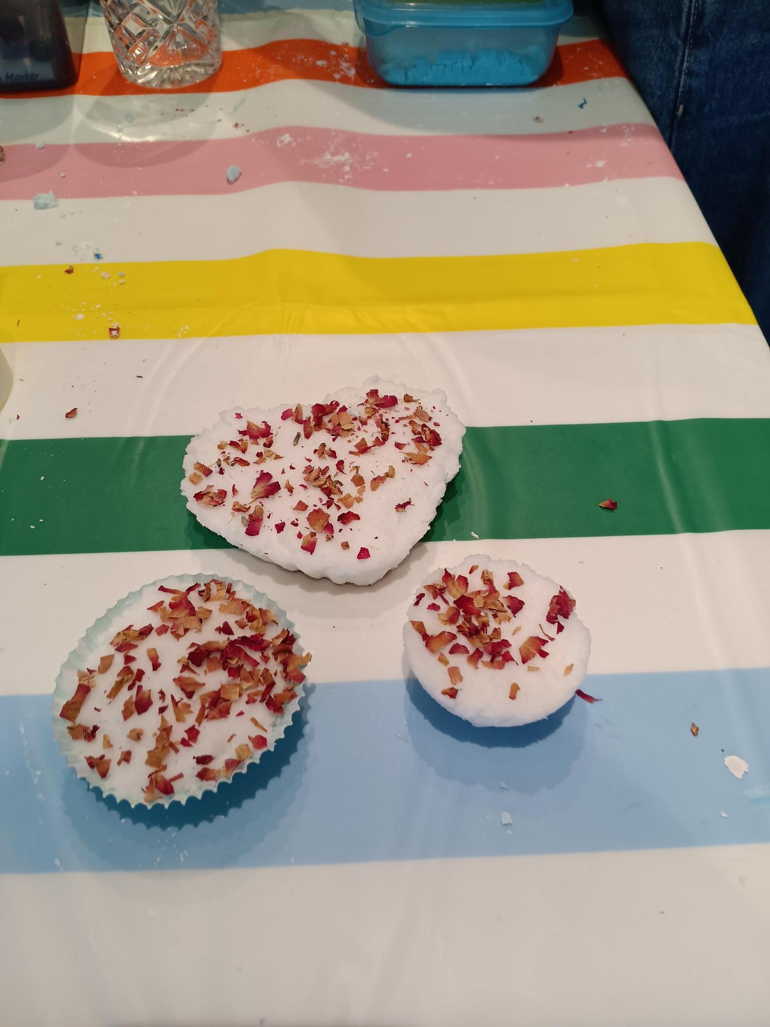 Creatief kinderfeestje bruisbal en kneedzeep - Foto